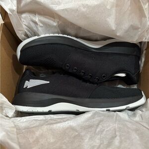 GoRuck Ballistic Trainer - New in Box. Size 6.5m/8.5w. Black/Glacier Grey